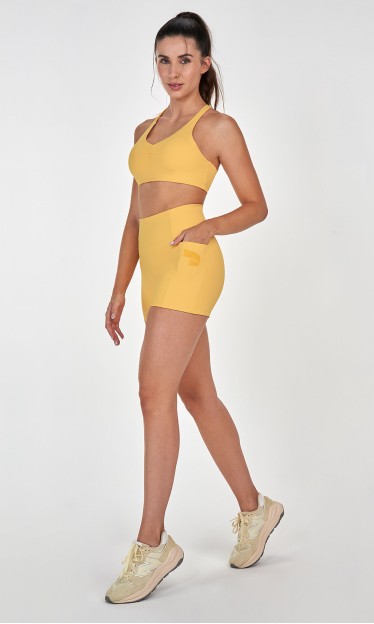 Short Curto Com Bolso Alto Giro Amarelo