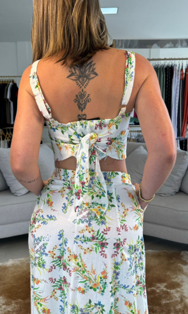 Saia Midi Estampa Floral Carlota Costa 