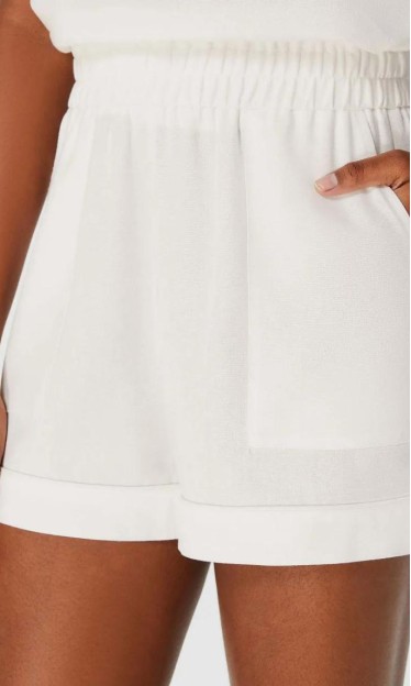 Shorts Cintura Alta Com Bolso - Off White