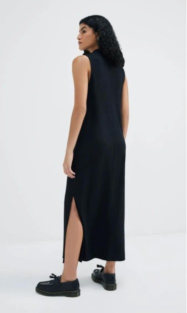 Vestido Midi Reto Canelado Preto