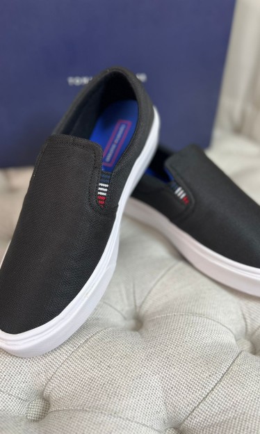 Slip On Malcom 22D Tommy Hilfiger Preto